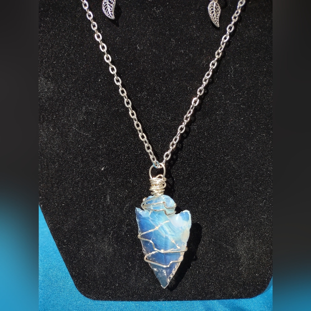 Arrowhead style necklace earring set